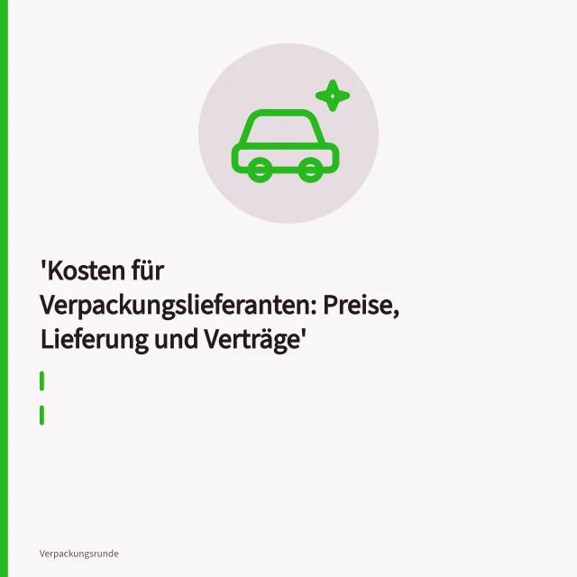 Gestapelte Wellpappe und gefalzte Versandkartons in einer Verpackungsproduktion. Kosten für Verpackungslieferanten: Preise, Lieferung und Verträge